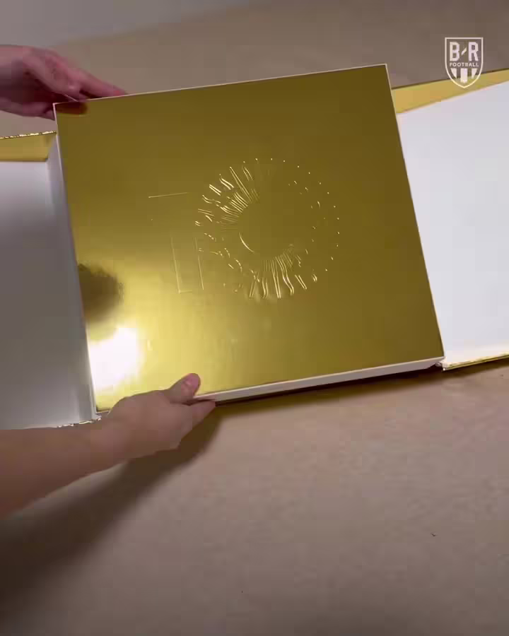 全球限量215双❗️开箱梅西限量典藏版球鞋